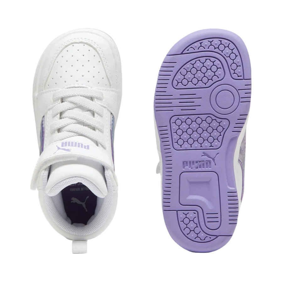 Scarpe da bambina Puma Rebound V6 Mid Bouncy in bianco e lavanda, con suola sportiva e design leggero, adatte per attività sportive.